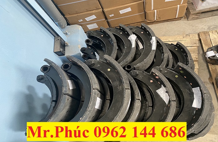 Má phanh trước, sau xe shacman M3000